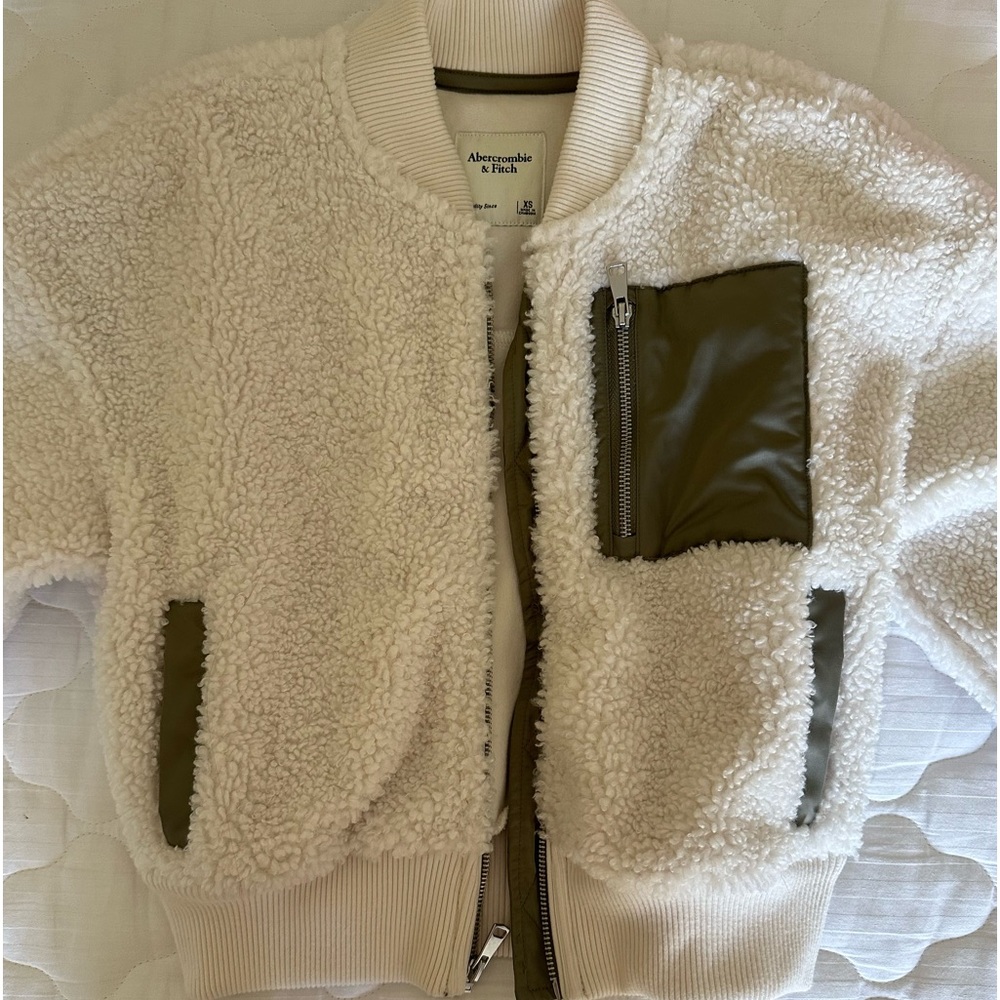 ABERCROMBIE & FITCH LONG SHERPA BOMBER JACKET- womens XS